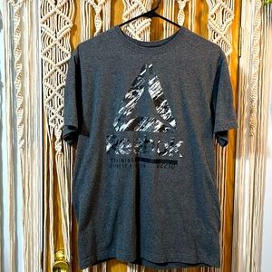 Men’s Reebok shirt